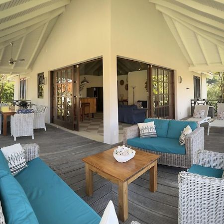 Vrijstaande Bb Beach Villa Azure Блу-Бэй Экстерьер фото