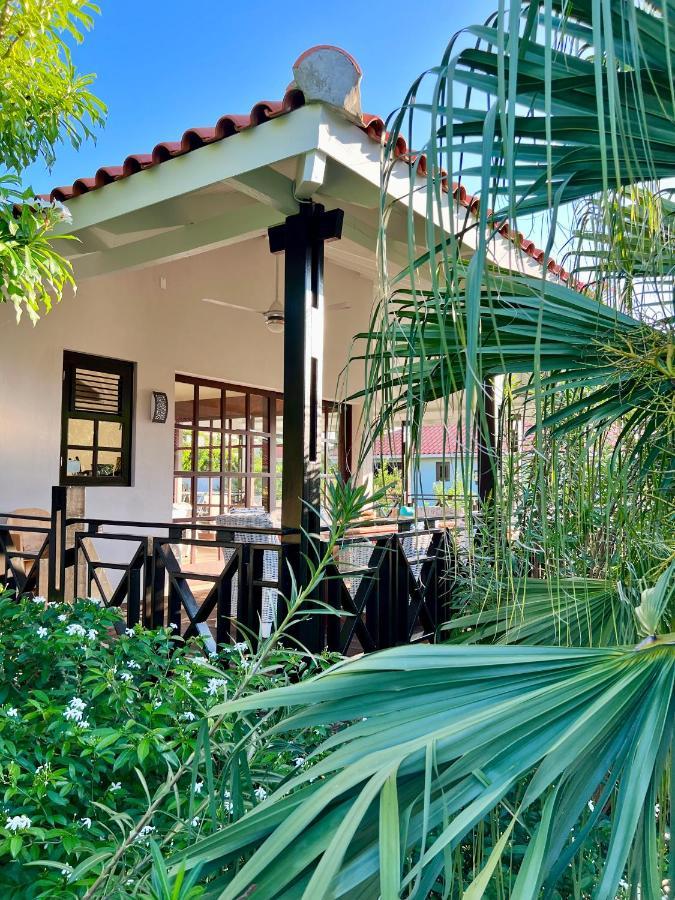 Vrijstaande Bb Beach Villa Azure Блу-Бэй Экстерьер фото