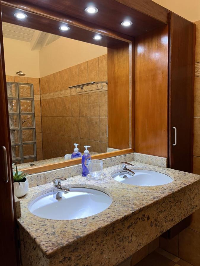 Vrijstaande Bb Beach Villa Azure Блу-Бэй Экстерьер фото